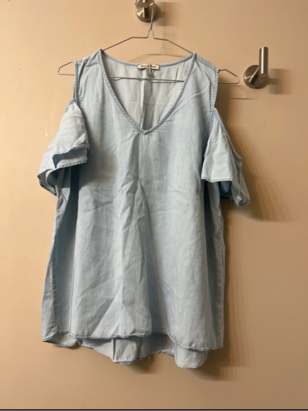 Emma & Olivia Ruffled Cold-Shoulder top. Size medium.